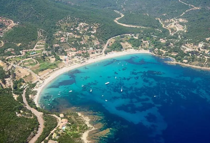 Majatalo Les Lodges De La Plage U Dragulinu