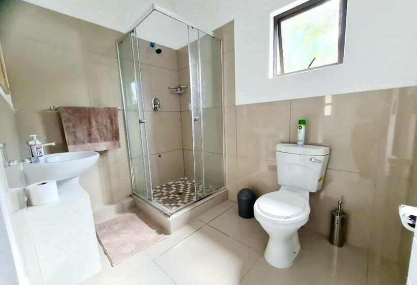 פנסיון Oyster Guest House