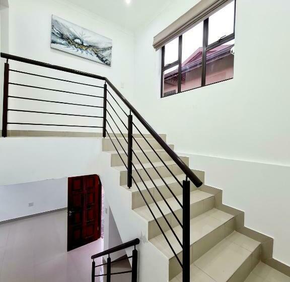 פנסיון Oyster Guest House