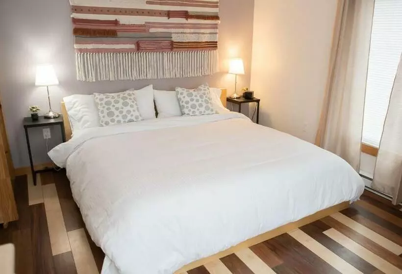 Retkeilymaja Pepperell Place Inn Inc