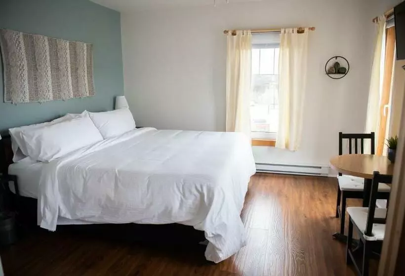 Retkeilymaja Pepperell Place Inn Inc