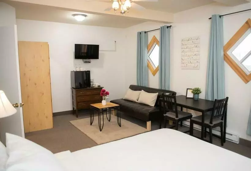 Retkeilymaja Pepperell Place Inn Inc