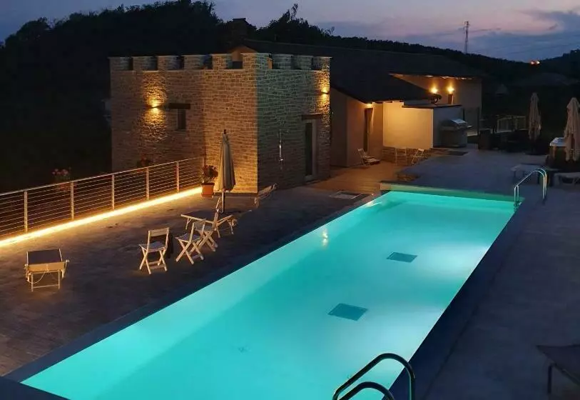 Aamiaismajoitus (B&B) Villa Alta Langa