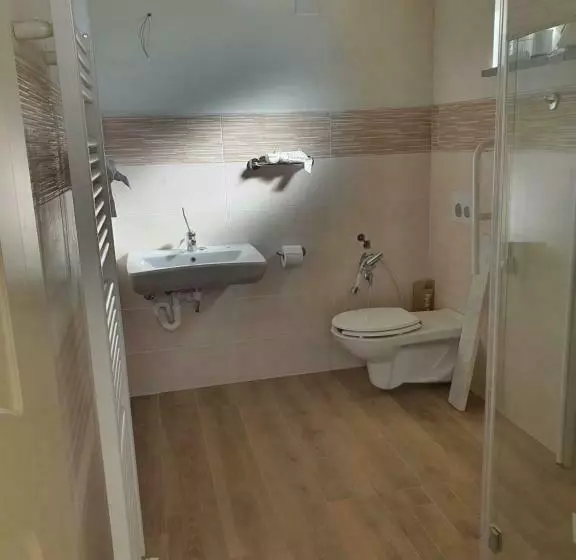 Aamiaismajoitus (B&B) Villa Alta Langa