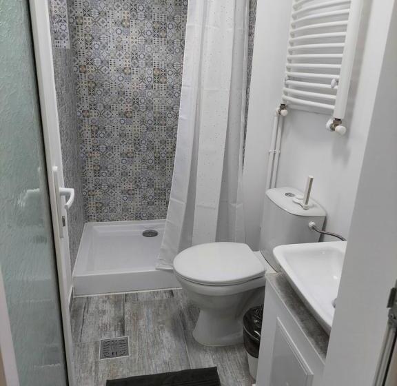 펜션 Vila De Pe Lac Amara