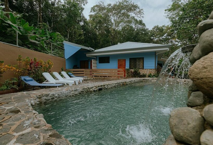 تختخواب و صبحانه Oasis Diverse Adult Retreat