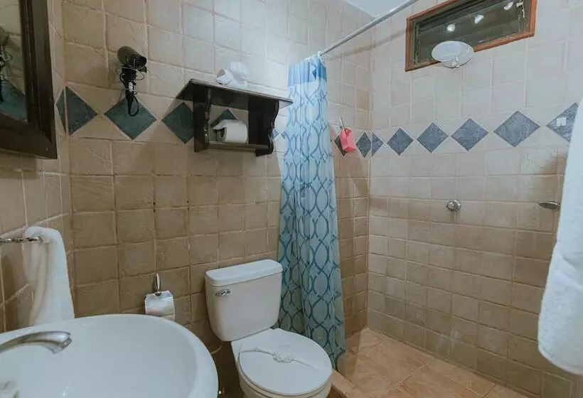 Aamiaismajoitus (B&B) Oasis Diverse Adult Retreat