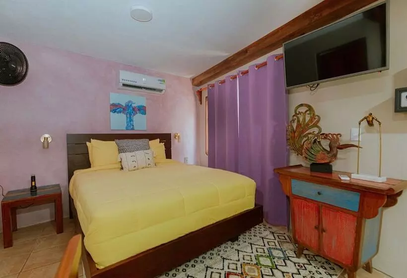 Aamiaismajoitus (B&B) Oasis Diverse Adult Retreat