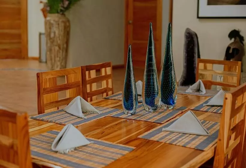 Aamiaismajoitus (B&B) Oasis Diverse Adult Retreat