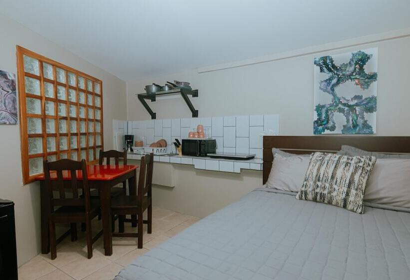 تختخواب و صبحانه Oasis Diverse Adult Retreat