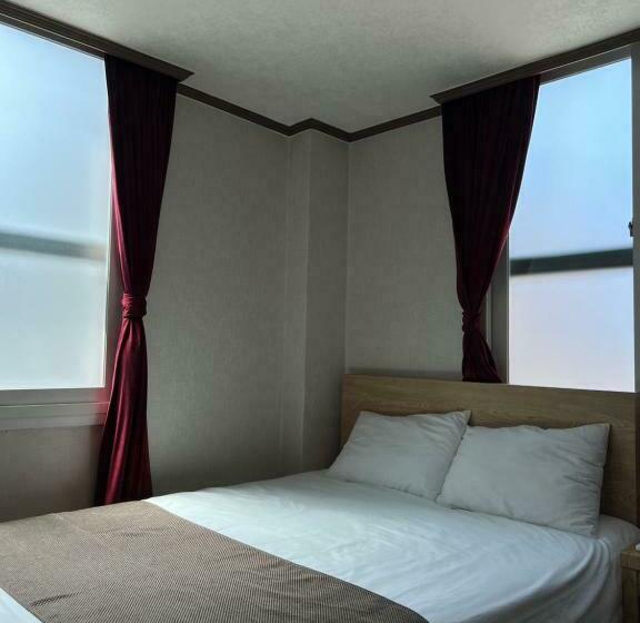 פנסיון Bricks Stay Jeju City & Aiport