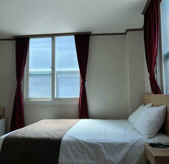 פנסיון Bricks Stay Jeju City & Aiport