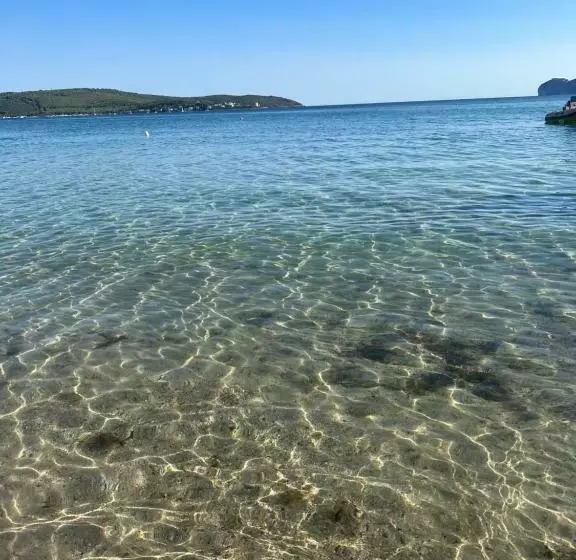 تختخواب و صبحانه The Arches House Iun F1092