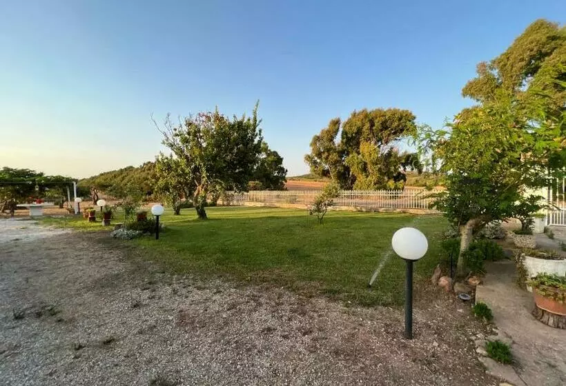 تختخواب و صبحانه The Arches House Iun F1092