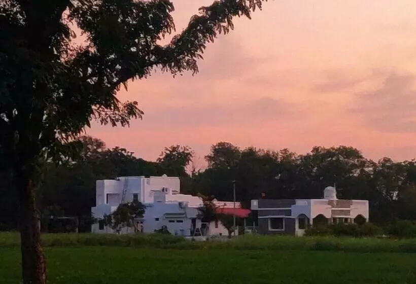 Hotelli Vriksh Jawai The Farm Stay