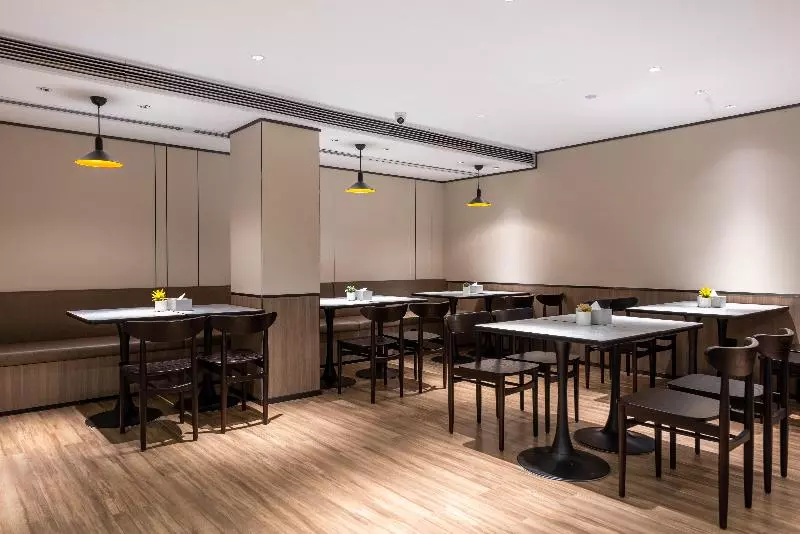 هتل Hanting Guangzhou Sanyuanli Metro Station