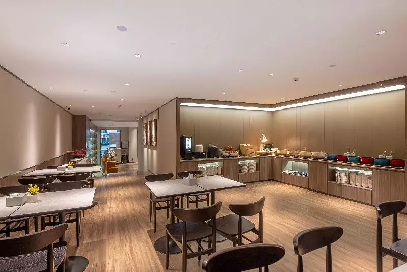 هتل Hanting Guangzhou Sanyuanli Metro Station