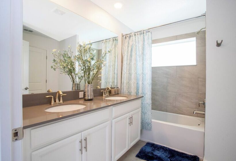 Gorgeous 4bd W/ Pool Close To Disney @ Storey Lake 4289