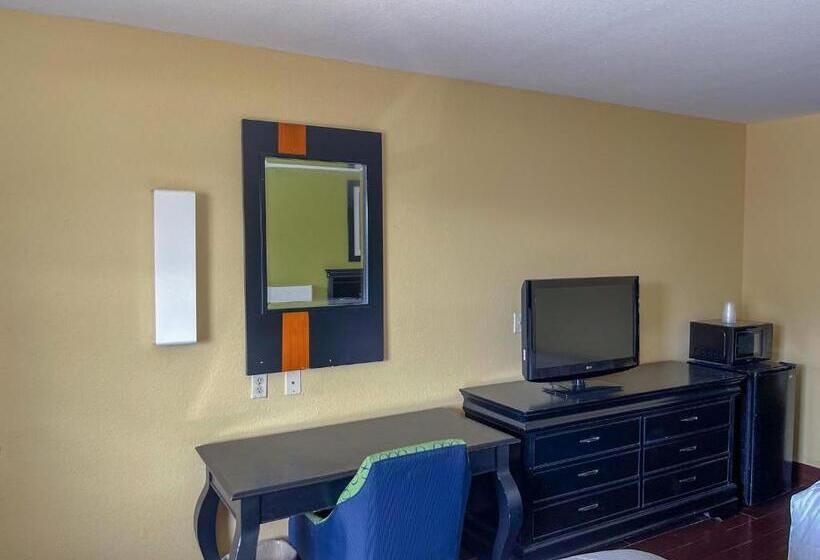 Szálloda Deluxe Inn & Suites