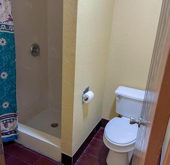 Szálloda Deluxe Inn & Suites