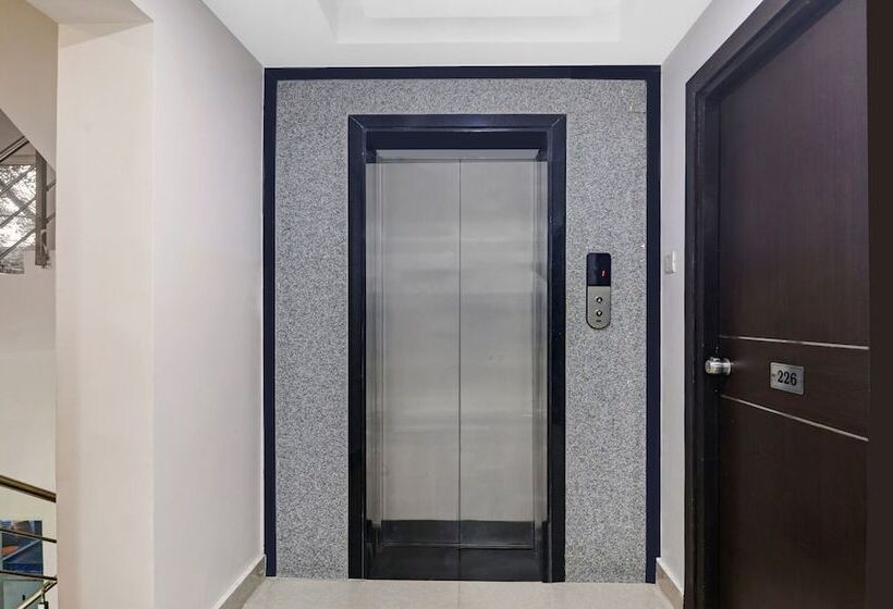 호텔 Treebo Kruthika Residency