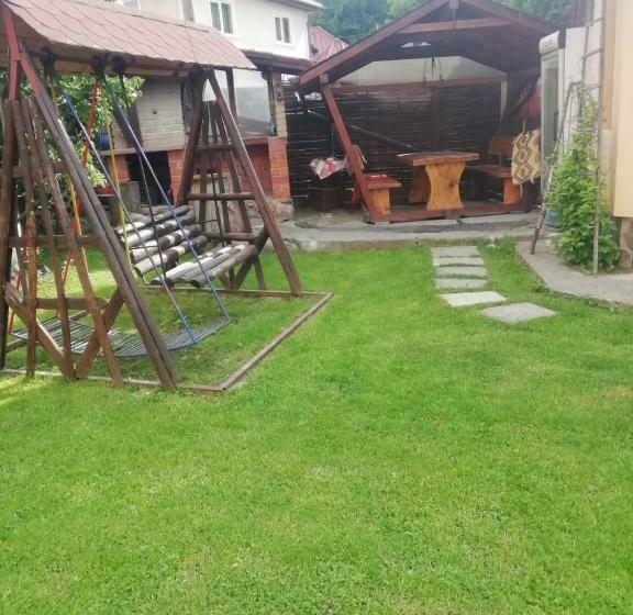 פנסיון Vila Ovi