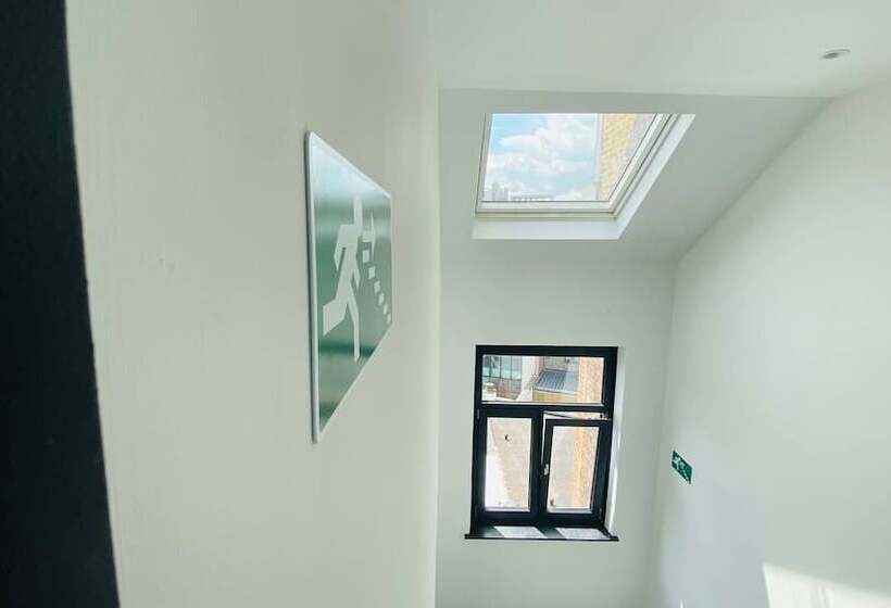 پانسیون Bed Cauchy