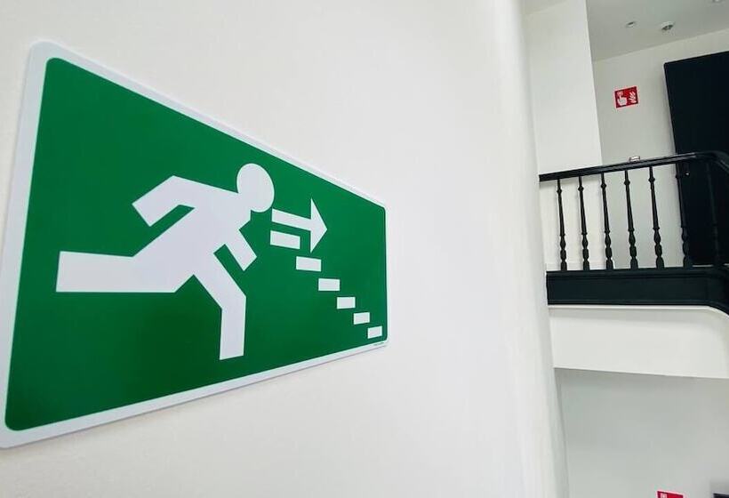 پانسیون Bed Cauchy