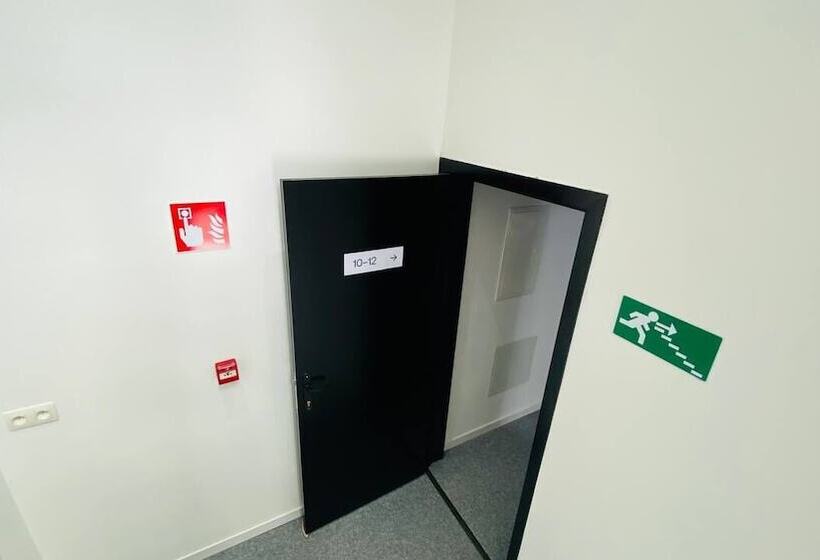 پانسیون Bed Cauchy