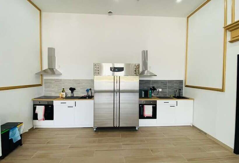 پانسیون Bed Cauchy