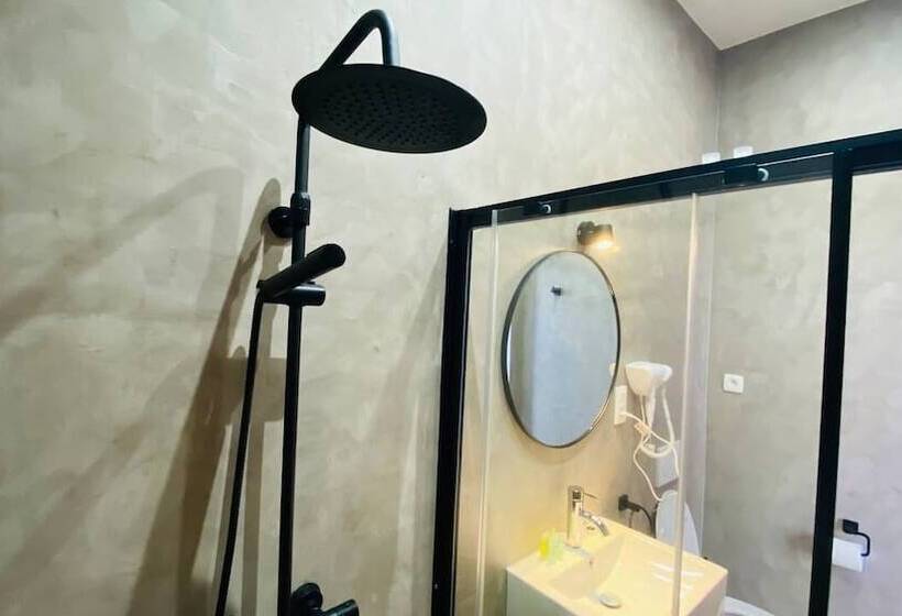 پانسیون Bed Cauchy