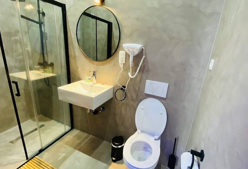 پانسیون Bed Cauchy