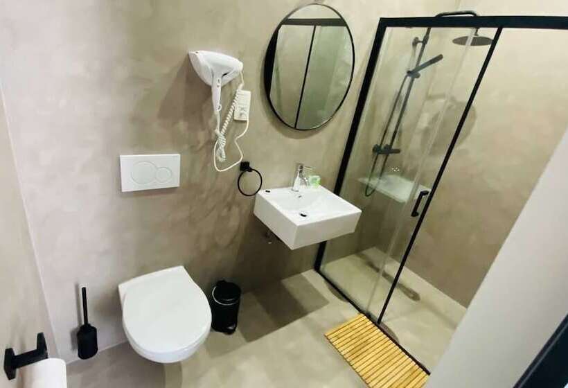 پانسیون Bed Cauchy