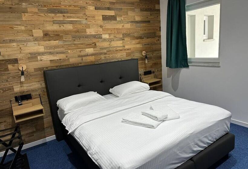 پانسیون Bed Cauchy