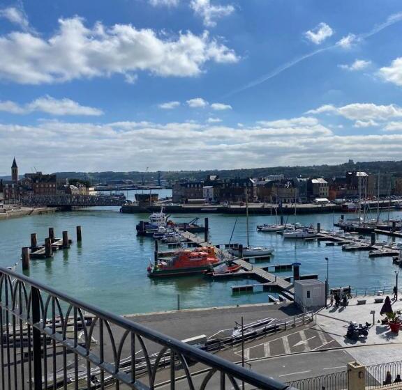 호텔 La Tour Aux Crabes Près De La Plage