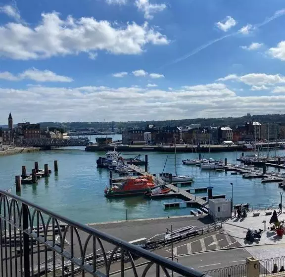 Hotelli La Tour Aux Crabes Près De La Plage