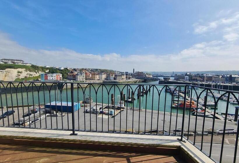 호텔 La Tour Aux Crabes Près De La Plage