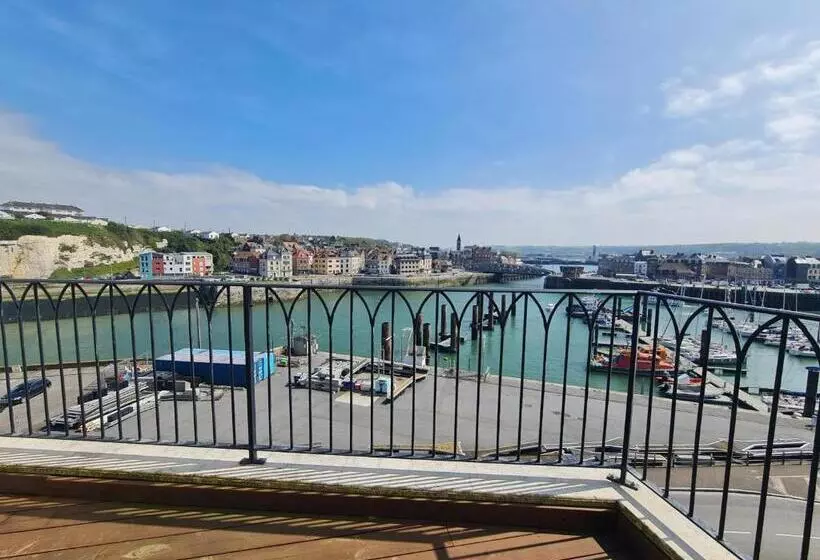 Hotelli La Tour Aux Crabes Près De La Plage