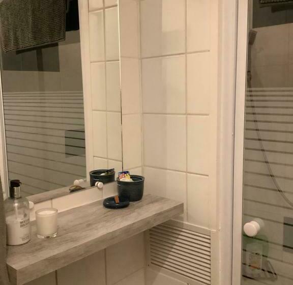 مبيت وإفطار No. 5 Plaisance