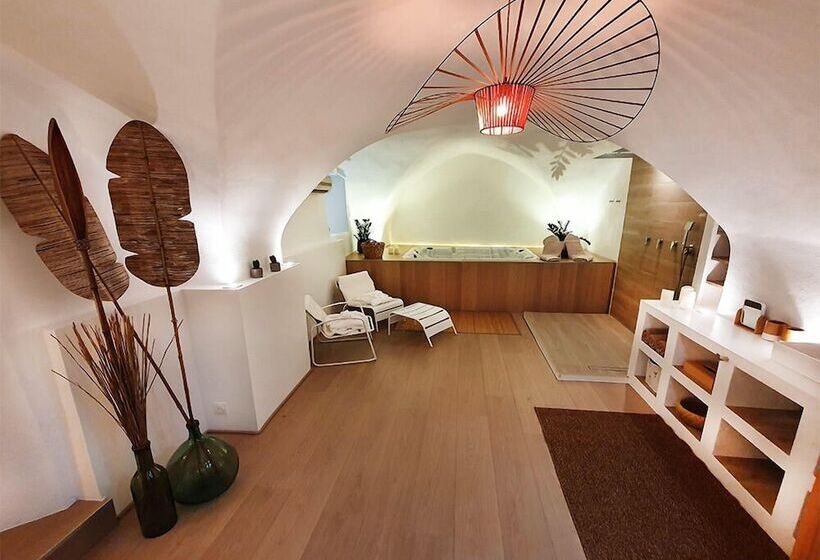 تختخواب و صبحانه Suite 6