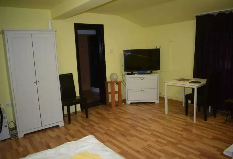 Hotelli Fata Verde   La Padure