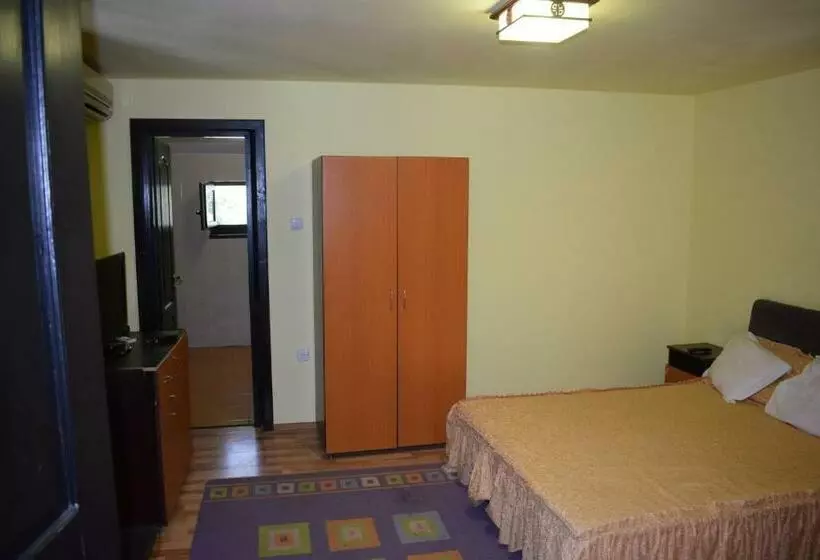 Hotelli Fata Verde   La Padure