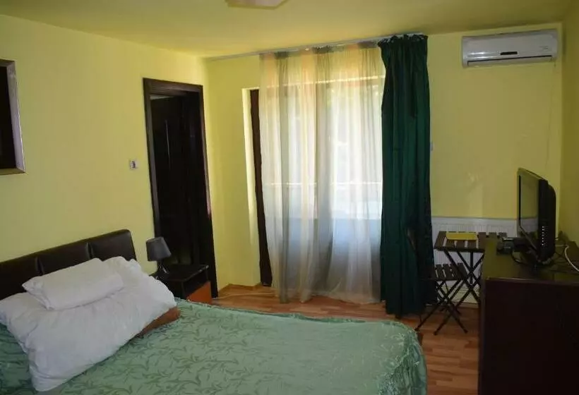 Hotelli Fata Verde   La Padure