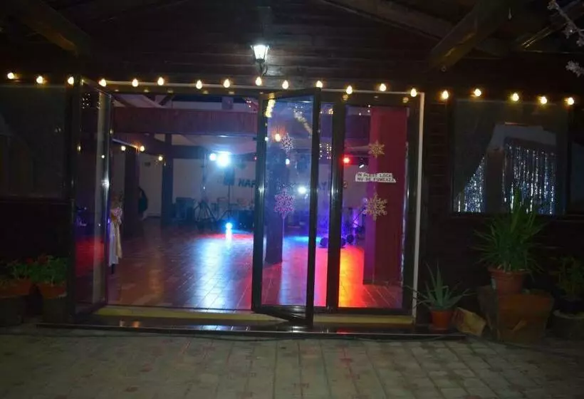 Hotelli Fata Verde   La Padure