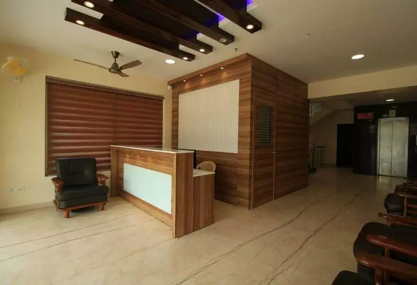 هتل Pondy Southern Residency