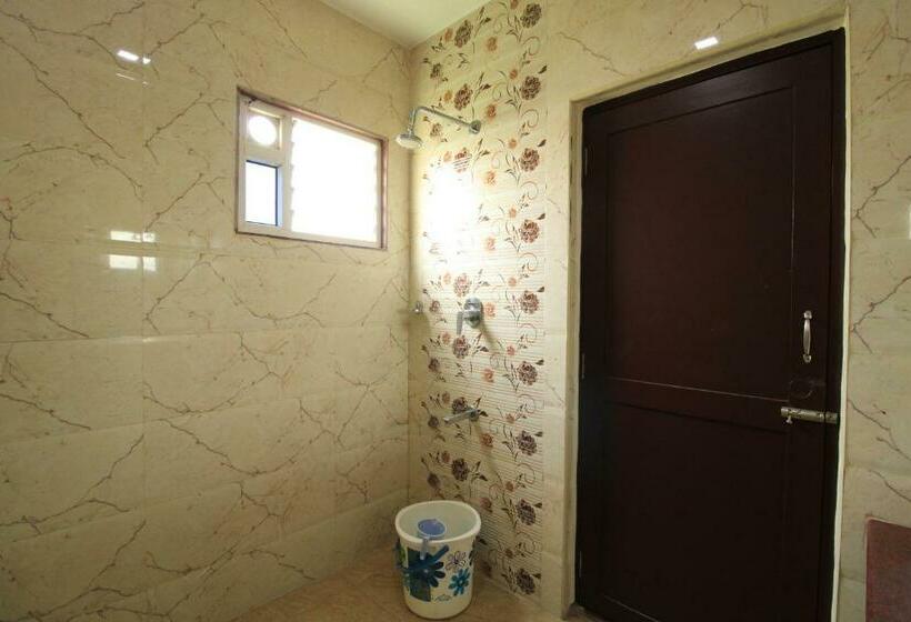 هتل Pondy Southern Residency