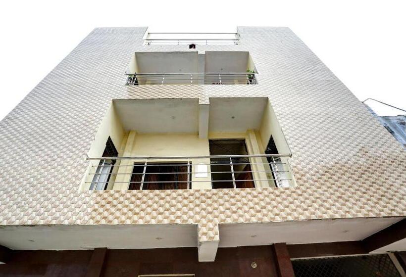 هاستل O Shri Durga