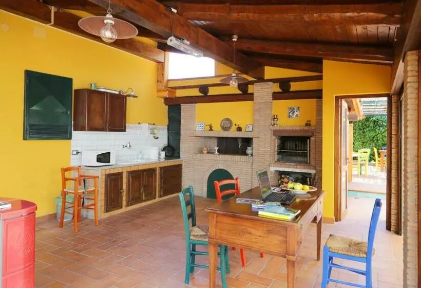 تختخواب و صبحانه Casa Rosaria