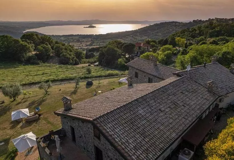 Hotelli Agriturismo Le Casette Sul Lago