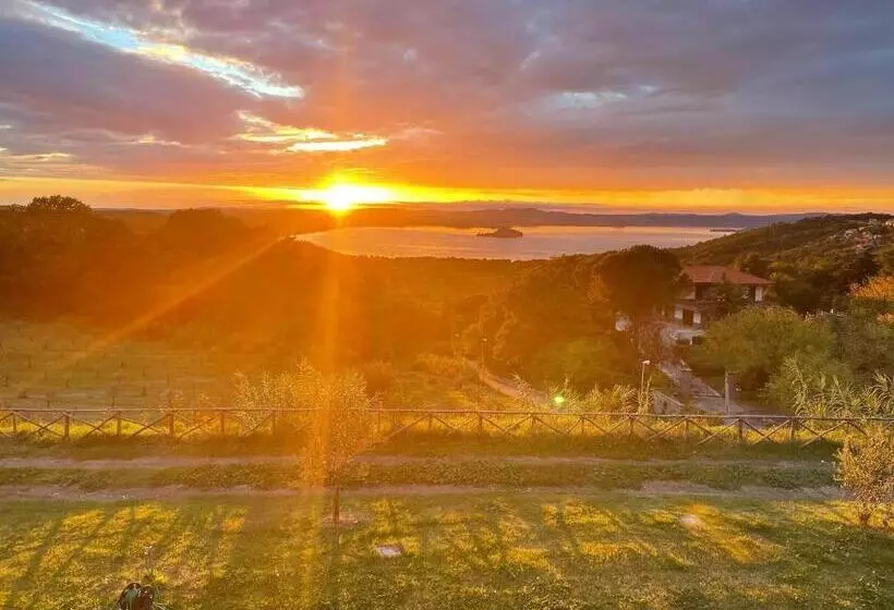Hotelli Agriturismo Le Casette Sul Lago